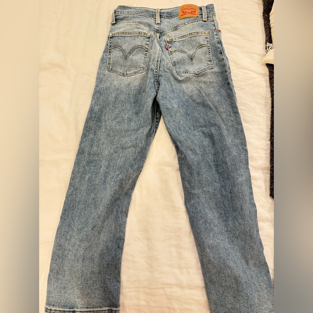 Levi’s Ribcage Straight Jeans - Picture 3 of 3